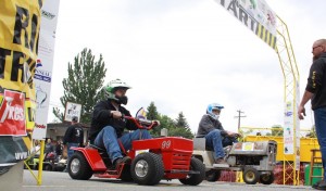 Spirit Lake lawnmower races